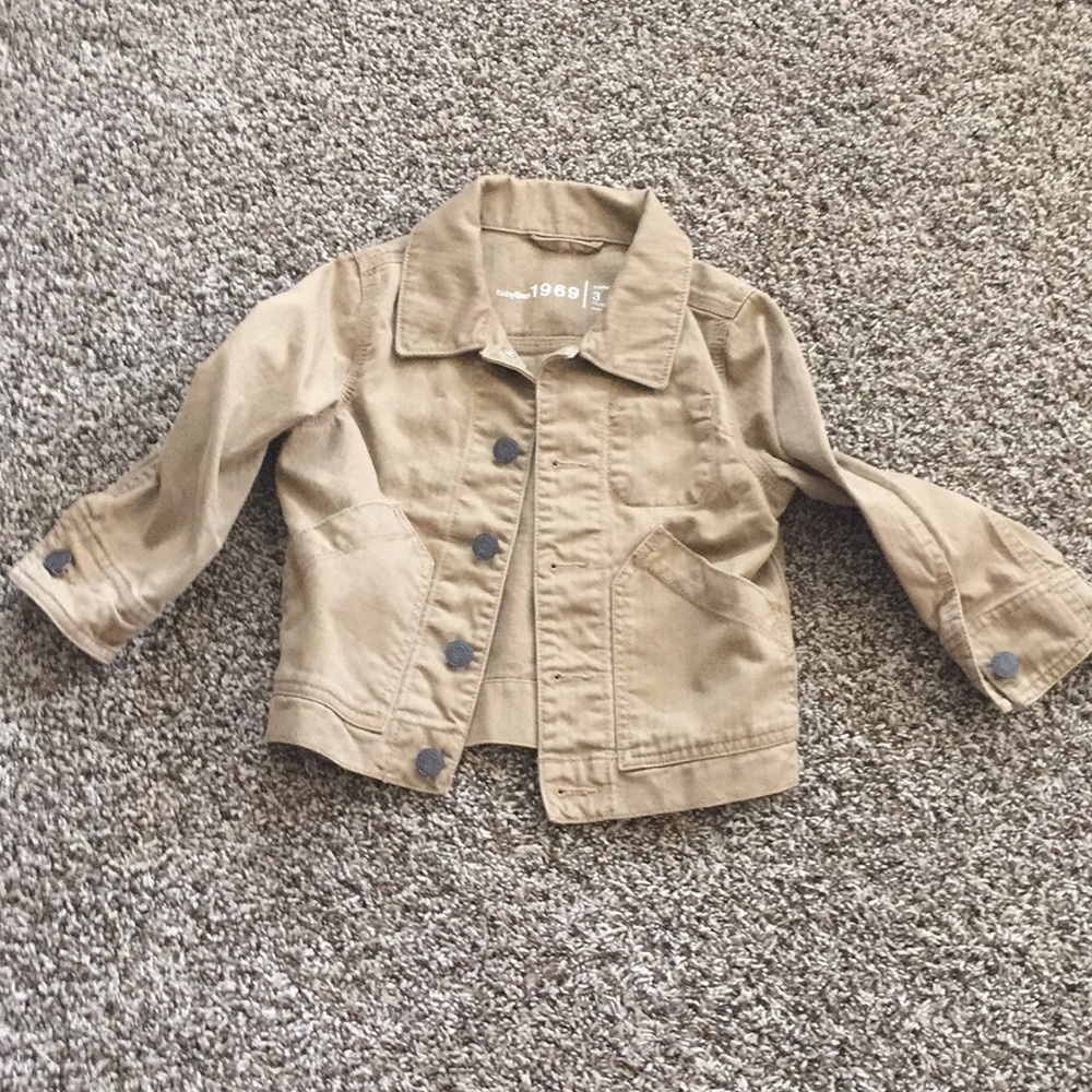 Gap jacket size 3y